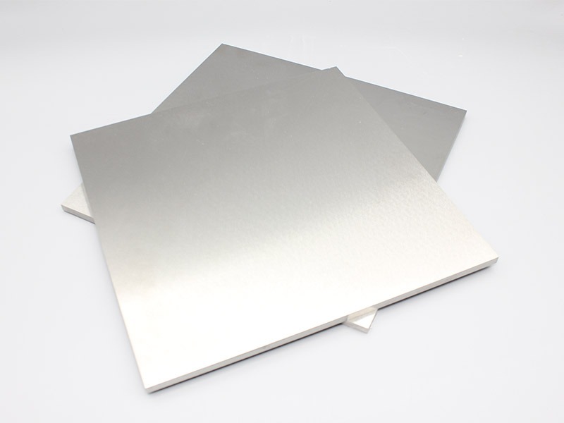 Sintered tungsten alloy plate for counterweight